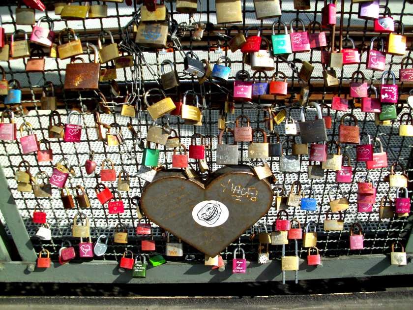 Liebesschlösser an der Hohenzollernbrücke in Köln